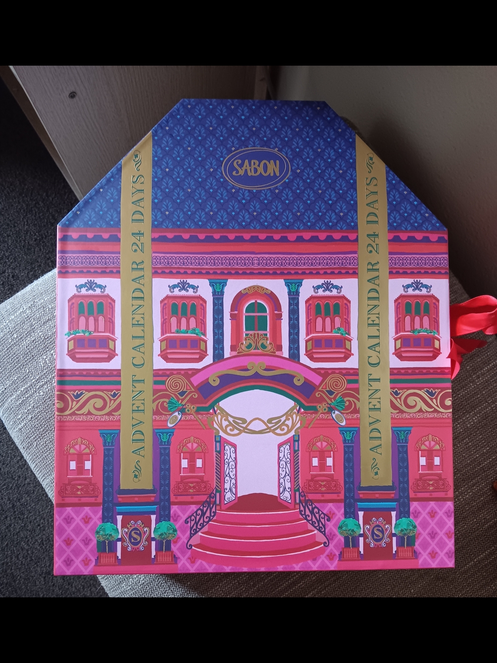 Sabon 24-Day Advent Calendar - Pink & Blue Decorative Box